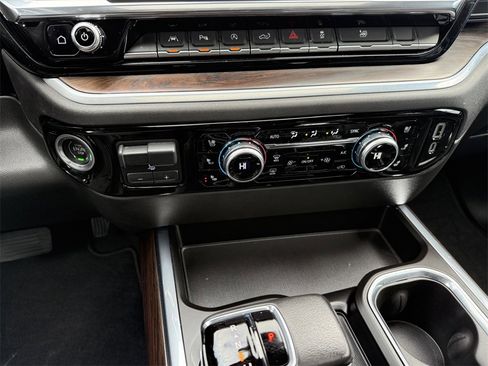 Used 2022 GMC Sierra 1500 SLT w/ SLT Premium Plus Package image 22