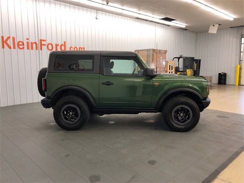 Used 2022 Ford Bronco Badlands image 11