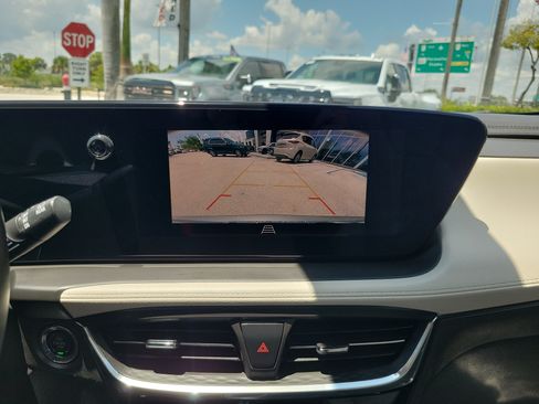 Used 2024 Buick Encore GX Avenir FWD image 10