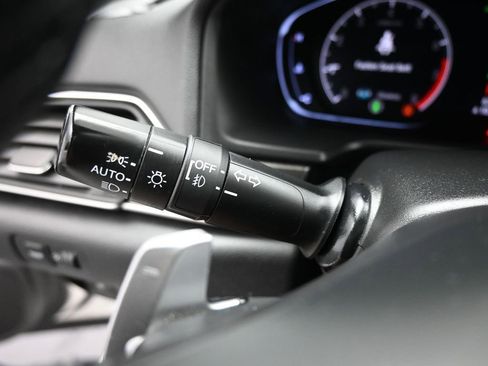 Used 2018 Honda Accord Sport image 12