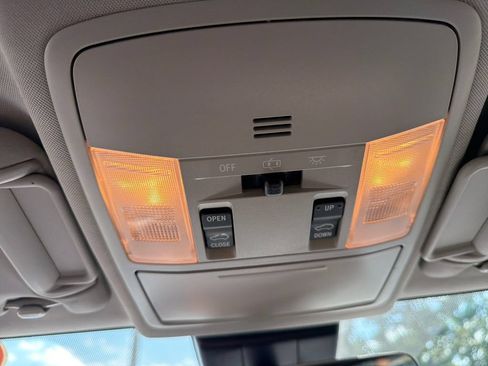 Used 2017 Toyota RAV4 Limited FWD image 31