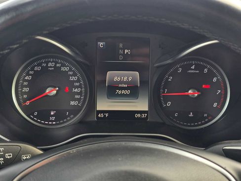 Used 2019 Mercedes-Benz GLC 300 4MATIC image 25