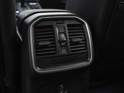 Certified 2026 Porsche Macan GTS AWD/4WD image 20