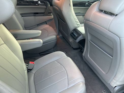 Used 2014 Buick Enclave Leather FWD image 21