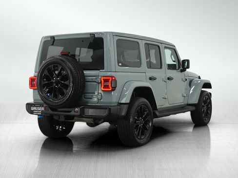 Used 2023 Jeep Wrangler Unlimited Sahara w/ Cold Weather Group AWD/4WD image 5