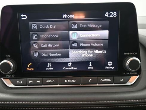 Used 2025 Nissan Rogue SV image 3