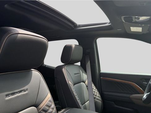 New 2026 GMC Canyon Denali w/ LPO, Denali Black Edition image 22