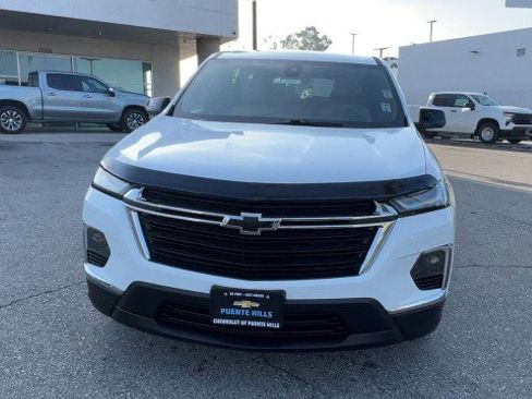 Used 2022 Chevrolet Traverse LS image 3