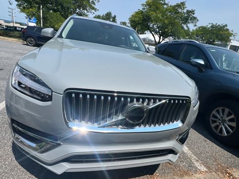Used 2025 Volvo XC90 B6 Plus AWD/4WD image 5