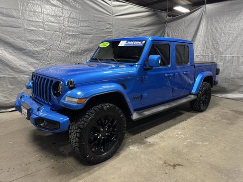 Used 2022 Jeep Gladiator Overland image 2