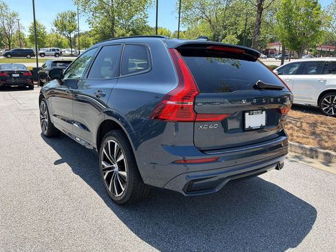 Used 2023 Volvo XC60 B5 Plus w/ Climate Package image 3