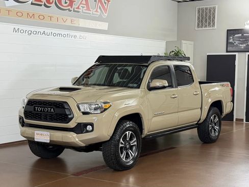 Used 2017 Toyota Tacoma TRD Sport w/ Tow Package (A/T) AWD/4WD image 8