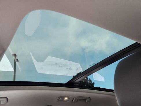 New 2025 Volkswagen Taos SEL image 24