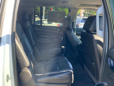 Used 2020 GMC Yukon XL SLT AWD/4WD image 18