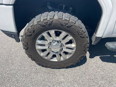 Used 2020 GMC Sierra 2500 Denali w/ Denali Ultimate Package AWD/4WD image 3