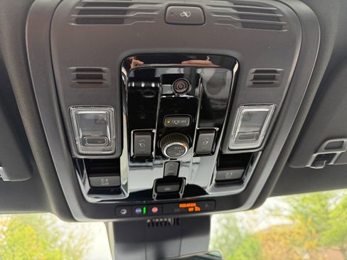 New 2026 GMC Yukon AT4 Ultimate w/ LPO, Illumination Package image 37