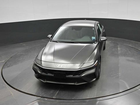 New 2026 Hyundai Elantra Hybrid FWD image 27