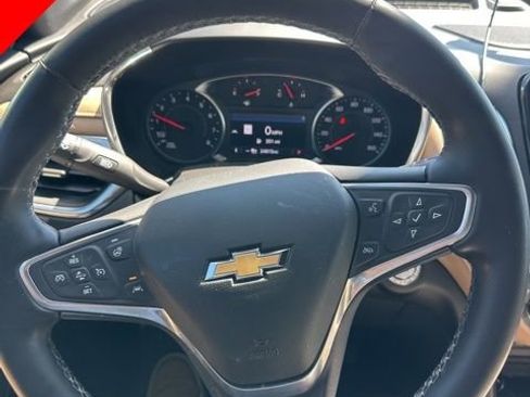 Used 2023 Chevrolet Equinox Premier image 9