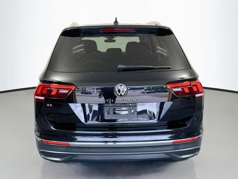 Used 2022 Volkswagen Tiguan SE FWD image 6