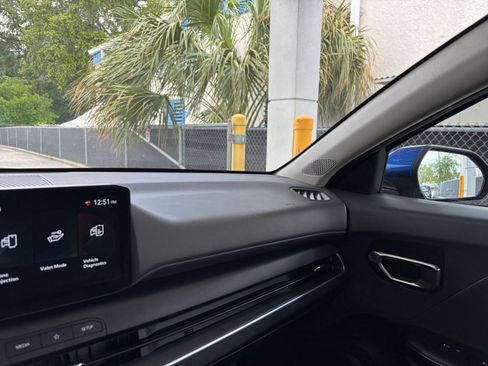 Used 2025 Kia K4 FWD image 36
