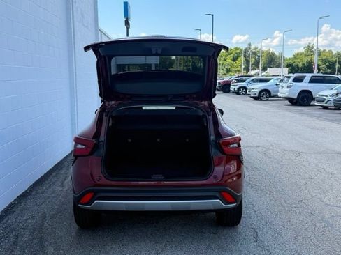 Certified 2025 Chevrolet Trax LT w/ Driver Confidence Package FWD image 10