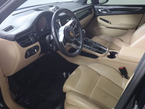 Used 2021 Porsche Macan image 4