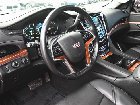 Used 2016 Cadillac Escalade ESV Premium image 16