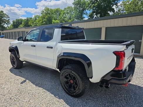 Certified 2026 Toyota Tacoma TRD Pro AWD/4WD image 4