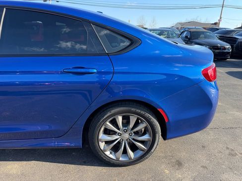 Used 2015 Chrysler 200 S FWD image 39