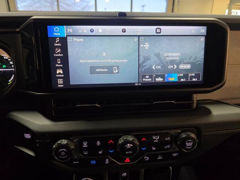 Used 2025 Jeep Wrangler Sahara w/ Safety Group image 30