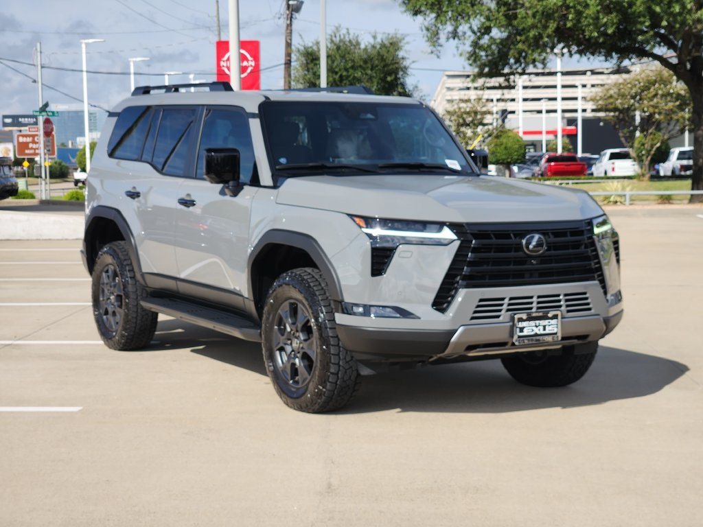 Certified 2025 Lexus GX 550 w/ Accessory Package (CT) AWD/4WD image 3