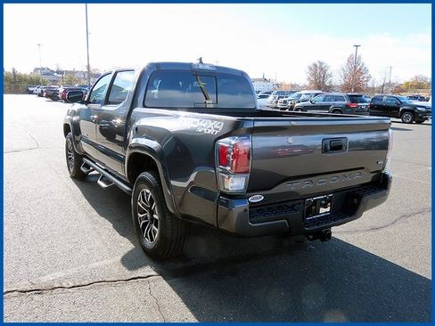 Used 2021 Toyota Tacoma TRD Sport image 5