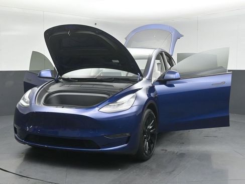 Used 2022 Tesla Model Y Long Range image 47