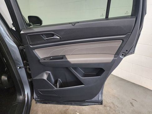 Used 2021 Volkswagen Atlas SE w/ Panoramic Sunroof Package AWD/4WD image 31