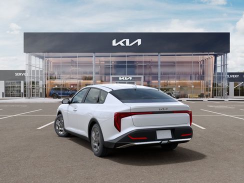 New 2026 Kia K4 FWD image 5