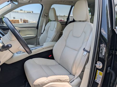 Used 2023 Volvo XC90 B6 Plus w/ Protection Package Premier AWD/4WD image 14