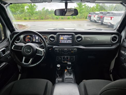 Used 2021 Jeep Wrangler Unlimited Sahara AWD/4WD image 10