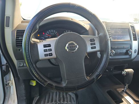 Used 2019 Nissan Frontier SV image 13