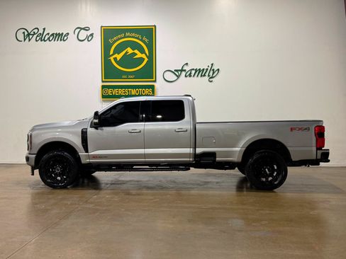 Used 2024 Ford F250 Lariat w/ Lariat Ultimate Package AWD/4WD image 6