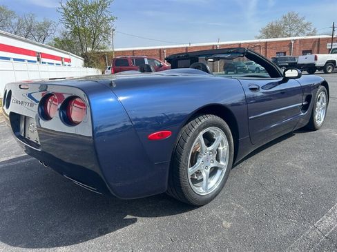 Used 2000 Chevrolet Corvette Convertible w/ Memory Pkg RWD image 3
