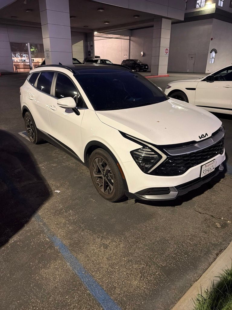 Used 2025 Kia Sportage EX w/ Premium Package FWD image 2