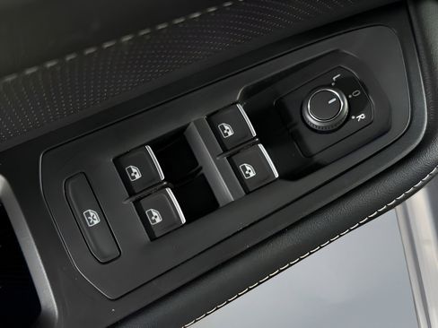 New 2026 Volkswagen Atlas Cross Sport SE FWD image 20