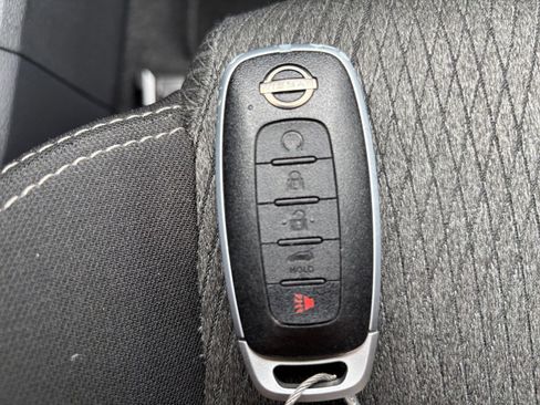 Used 2025 Nissan Rogue SV FWD image 22