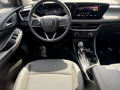 Used 2025 Buick Encore GX Preferred FWD image 18