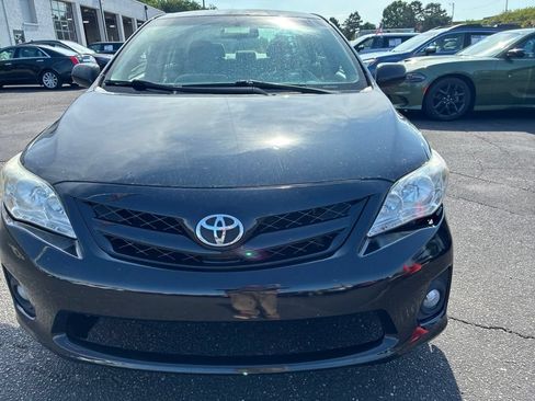 Used 2012 Toyota Corolla LE FWD image 2