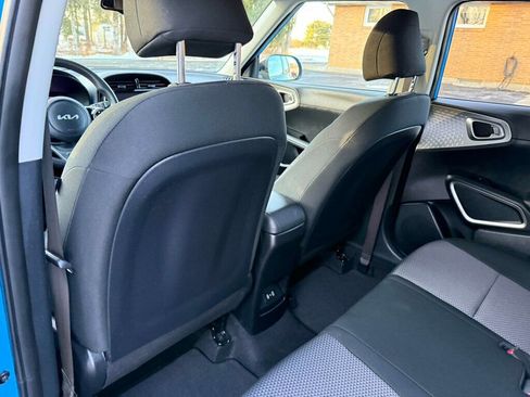 Used 2023 Kia Soul S image 29