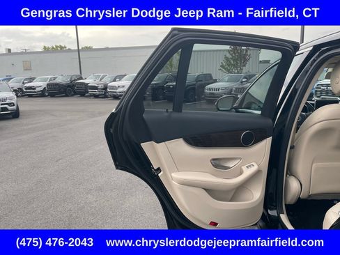 Used 2019 Mercedes-Benz GLC 300 4MATIC image 42