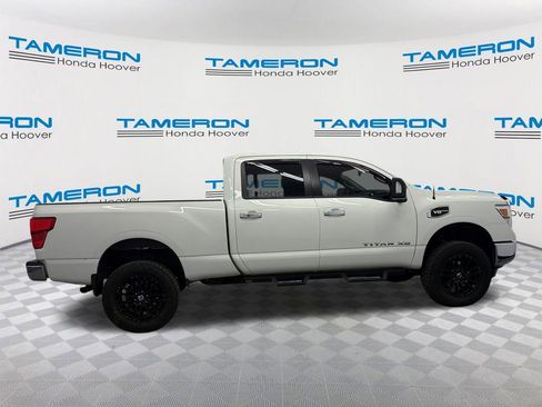 Used 2018 Nissan Titan SV image 8