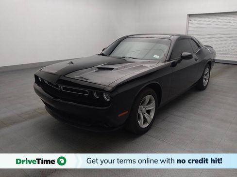 Used 2021 Dodge Challenger SXT RWD image 1