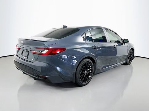 Used 2025 Toyota Camry SE FWD image 4